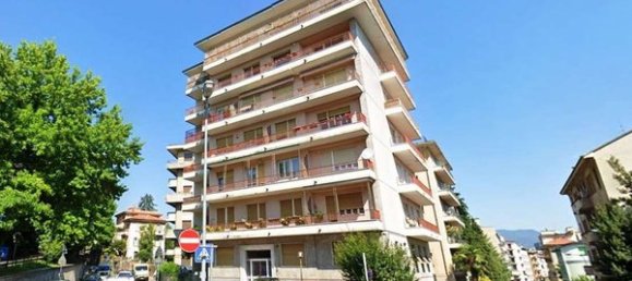 4-salle Appartement à Varese, Italy No. 202205 16