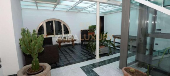3 bedrooms Villa in Viareggio, Italy No. 446 4