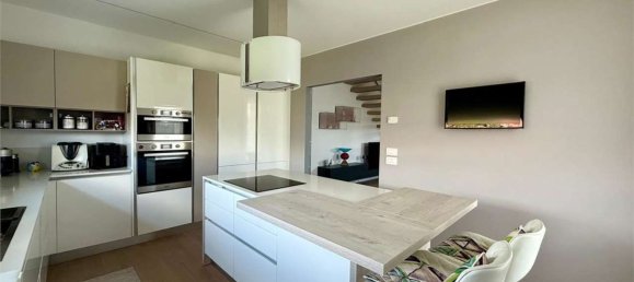 4 rooms House in Trevignano, Italy No. 288625 14