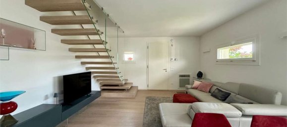 4 rooms House in Trevignano, Italy No. 288625 10