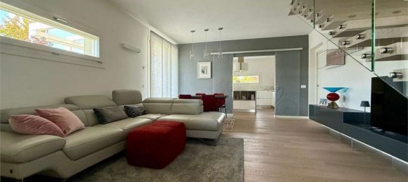 4 rooms House in Trevignano, Italy No. 288625 7