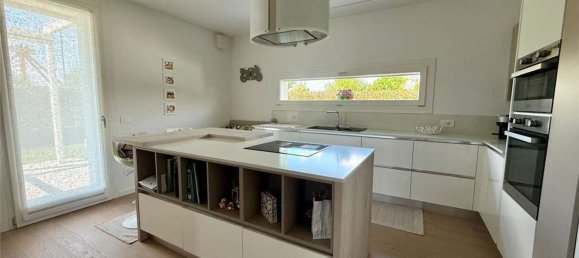 4 rooms House in Trevignano, Italy No. 288625 12