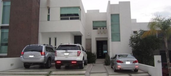 Casa de 4 dormitorios en León, Mexico No. 151883 2