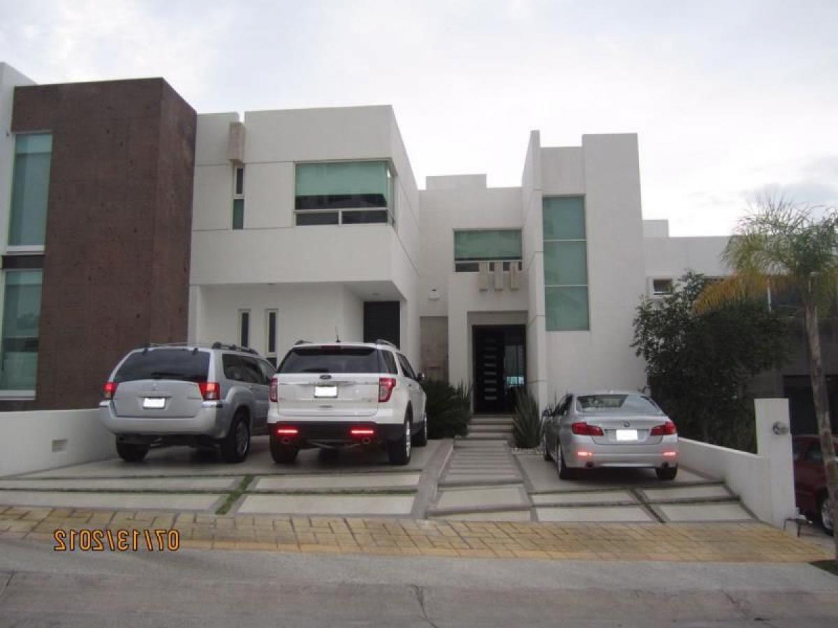 Casa de 4 dormitorios en León, Mexico No. 151883