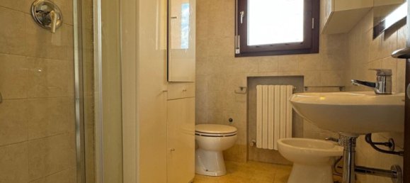 3-salle Appartement à Torrile, Italy No. 285679 10