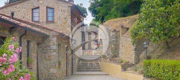 8 غرف نوم منزل في Volterra, Italy رقم 93120 14