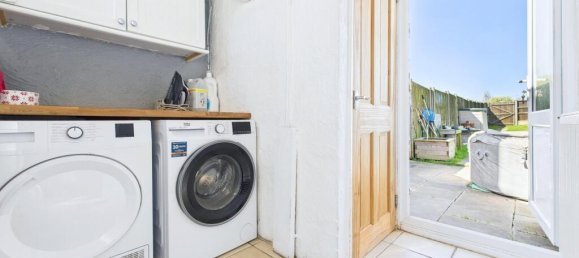 3 bedrooms House in Sheerness, United Kingdom No. 13849 12