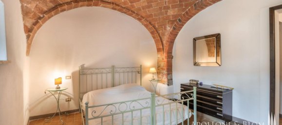 7 bedrooms House in Sinalunga, Italy No. 58015 11