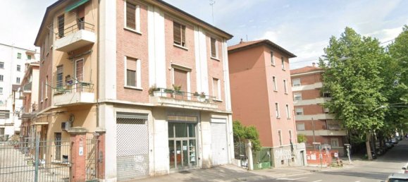 34m² Commercial property in Bologna, Italy No. 93257 3