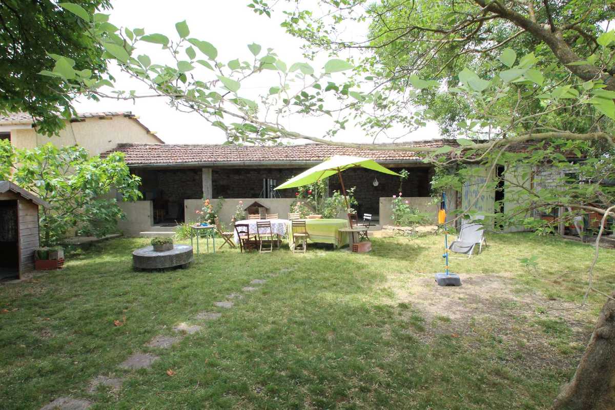 8 bedrooms House in Albi, France No. 191584