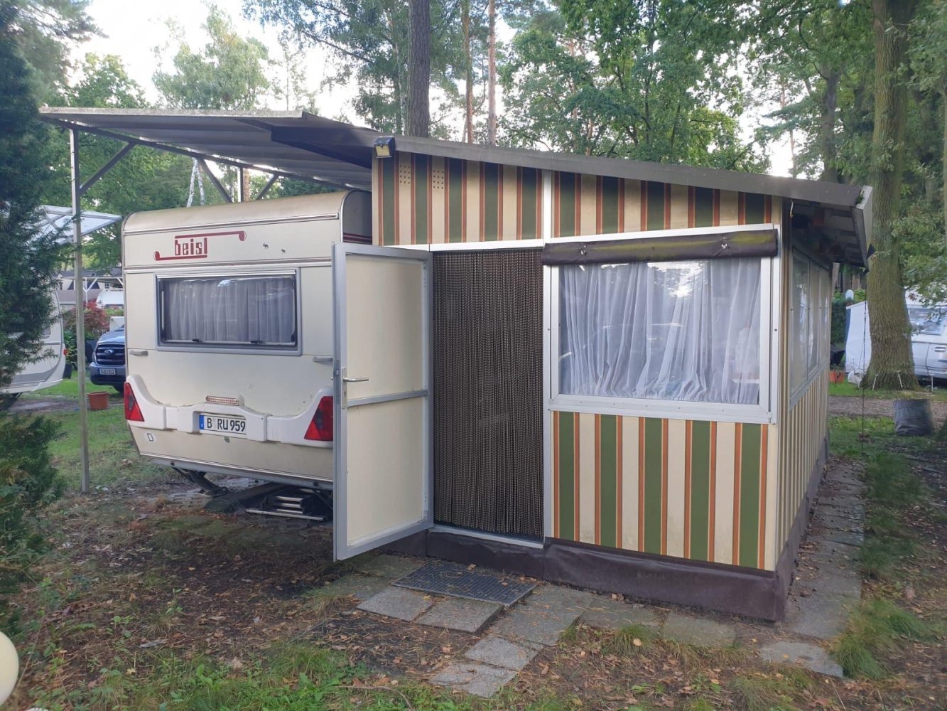  Parking in Tegel, Germany No. 283179