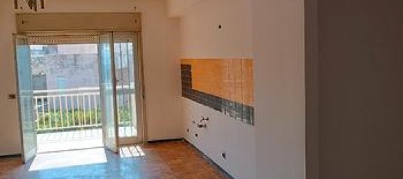 Квартира с 4 комнатами в Мессина, Италия № 257592 4