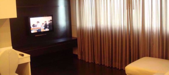 Кондоминиум  с 1 спальней в Сатхон, Таиланд № 10210 4