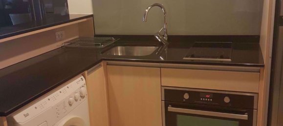 Кондоминиум  с 1 спальней в Сатхон, Таиланд № 10210 5