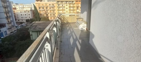 3 chambres Appartement à Taranto, Italy No. 379482 9