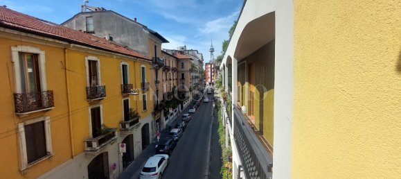 3 rooms Apartment in Milan, Italy No. 285101 3