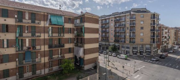 2 bedrooms Apartment in Turin, Italy No. 379505 17