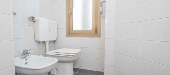 2 bedrooms Apartment in Turin, Italy No. 379505 13