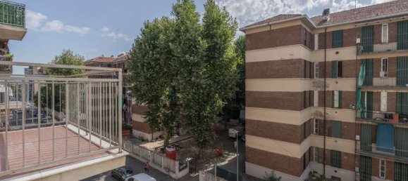 2 bedrooms Apartment in Turin, Italy No. 379505 16