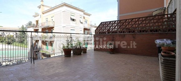 Apartamento de 4 dormitorios en Rome, Italy No. 15228 22