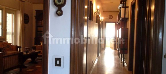 Apartamento de 4 dormitorios en Rome, Italy No. 15228 6