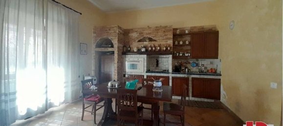 Casa de 4 dormitorios en Curti, Italy No. 132255 8