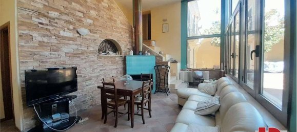 Casa de 4 dormitorios en Curti, Italy No. 132255 12