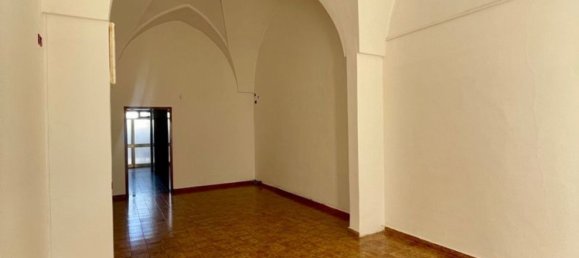 70m² Commercial property in Alessano, Italy No. 165249 3