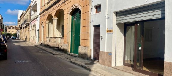 70m² Commercial property in Alessano, Italy No. 165249 17