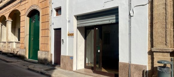 70m² Commercial property in Alessano, Italy No. 165249 5