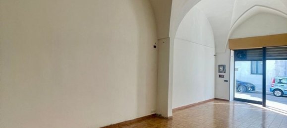 70m² Commercial property in Alessano, Italy No. 165249 9