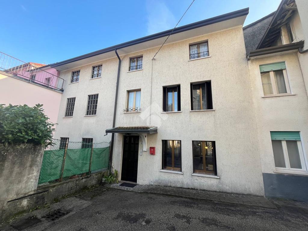 4 bedrooms House in Torrebelvicino, Italy No. 91636