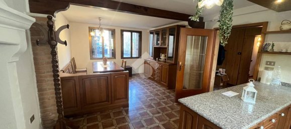 4 bedrooms House in Torrebelvicino, Italy No. 91636 2