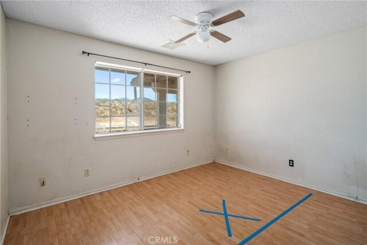 Casa de 3 dormitorios en Oro Grande, USA No. 372976