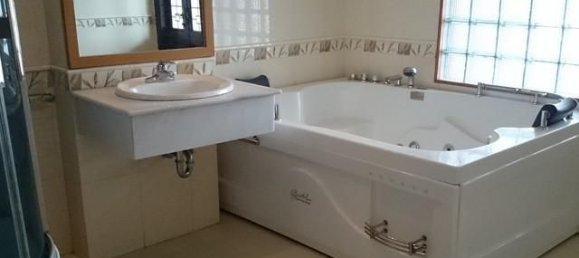 Casa de 4 dormitorios en Ba Dinh, Vietnam No. 5103 13