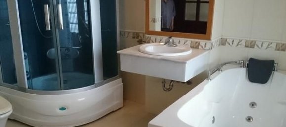 Casa de 4 dormitorios en Ba Dinh, Vietnam No. 5103 14