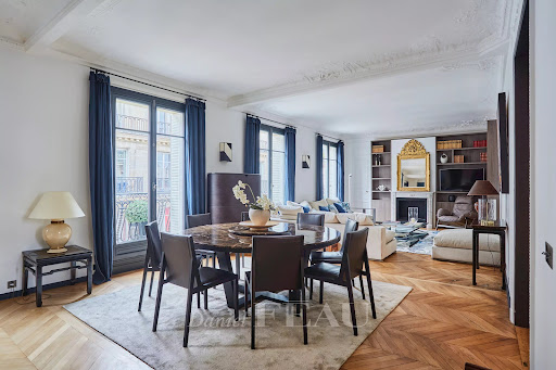 4 bedrooms Apartment in Paris, France No. 148870
