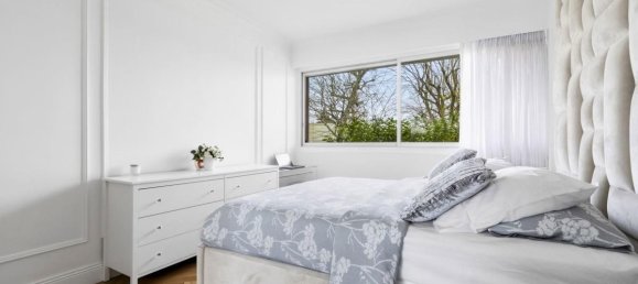 Apartamento de 3 dormitorios en Garches, France No. 352022 3