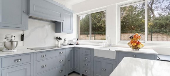 Apartamento de 3 dormitorios en Garches, France No. 352022 13