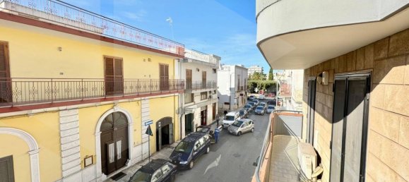 4 rooms House in Triggiano, Italy No. 24132 9