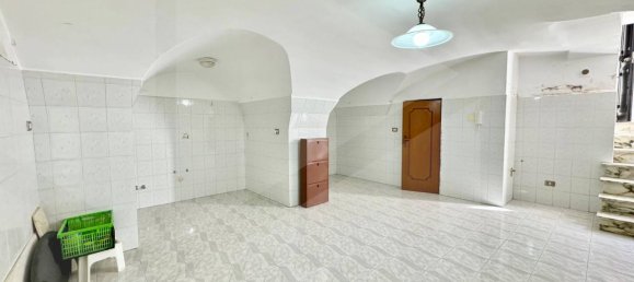 4 rooms House in Triggiano, Italy No. 24132 8