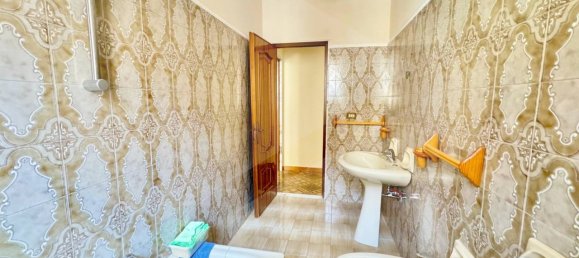 4 rooms House in Triggiano, Italy No. 24132 13