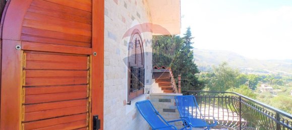 4 bedrooms Villa in Castellammare del Golfo, Italy No. 102455 12