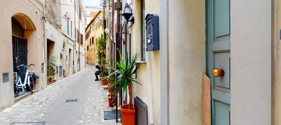 3 rooms Apartment in Foligno, Italy No. 156498 7