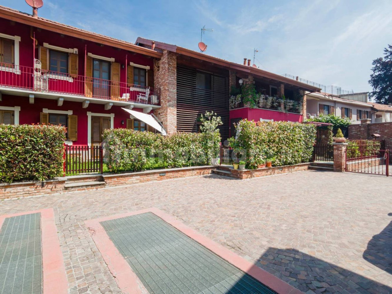 2 bedrooms House in Rivoli, Italy No. 264129