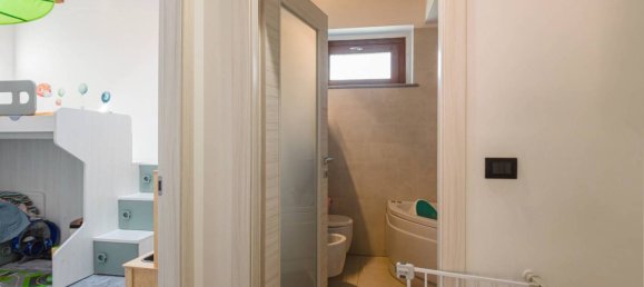 2 bedrooms House in Rivoli, Italy No. 264129 15