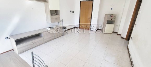 3 rooms Apartment in Perugia, Italy No. 272292 2