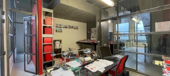 330m² Office in Amiens, France No. 89067 3