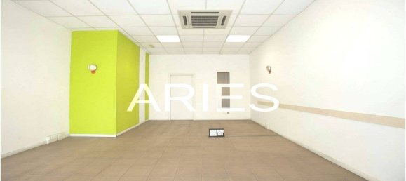 4 rooms Commercial property in Rome, Italy No. 159279 3