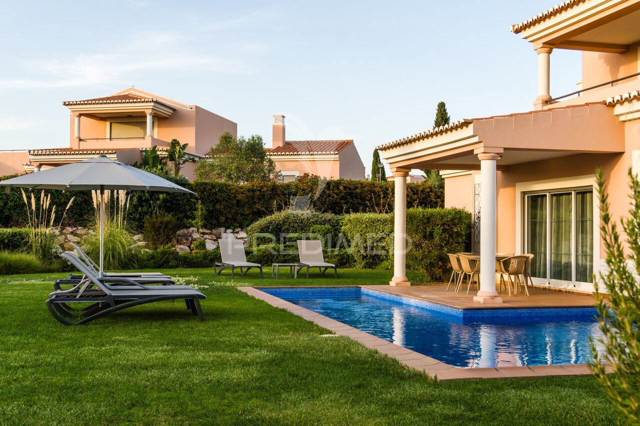 Hotel de 3 dormitorios en Lagoa, Portugal No. 92961